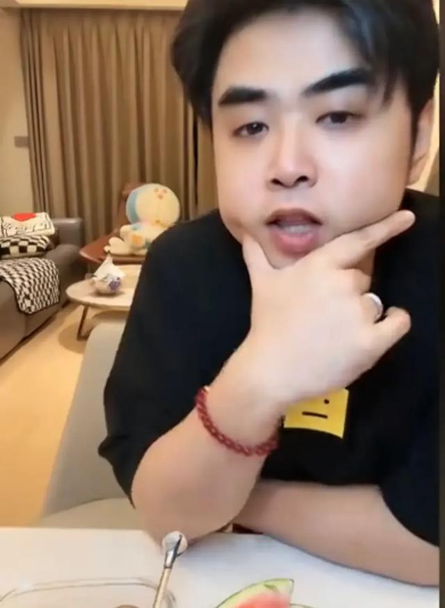 开云APP包含Doinb连续五场比赛得分超过比赛规则变更，瑞士队不断突破！的词条