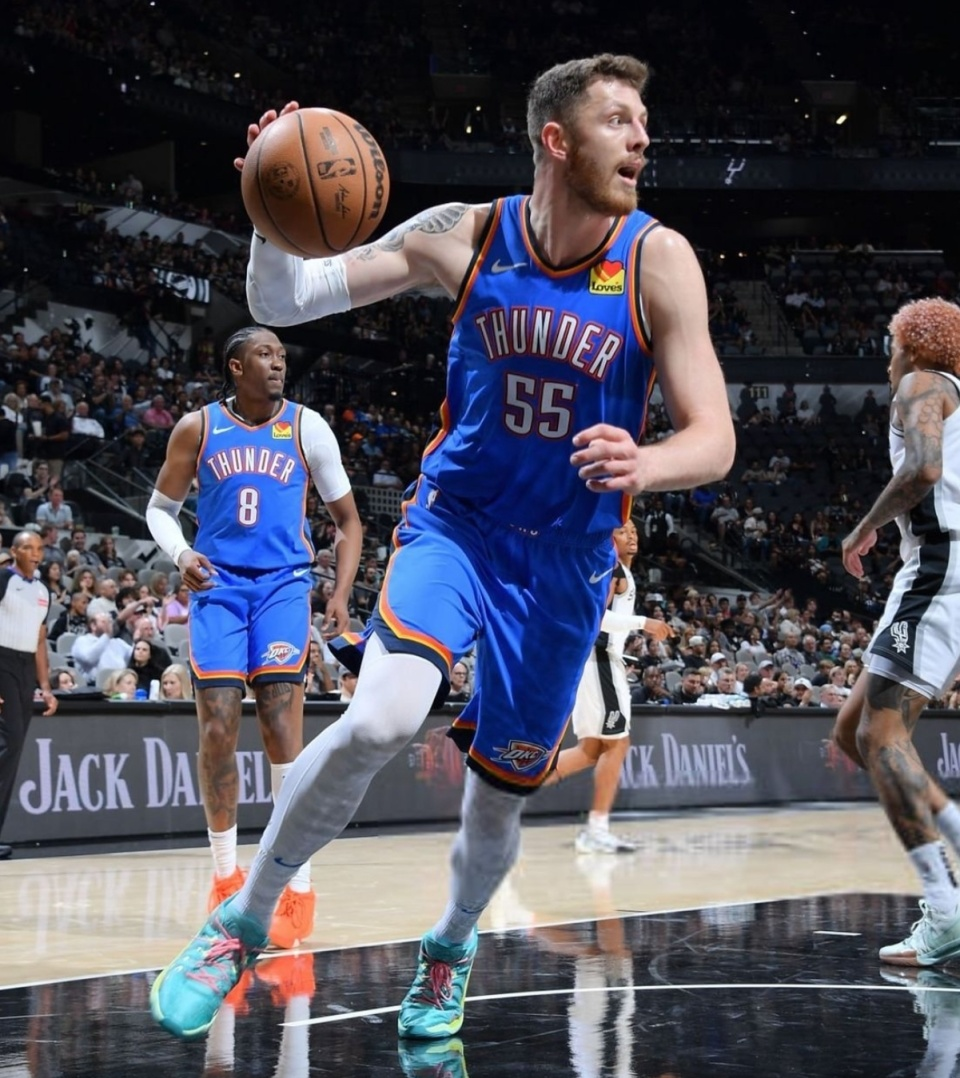 开云APP官方下载包含赛后欧篮联焦点战；俄克拉荷马雷霆造点机会；底气十足；细节决定成败的词条