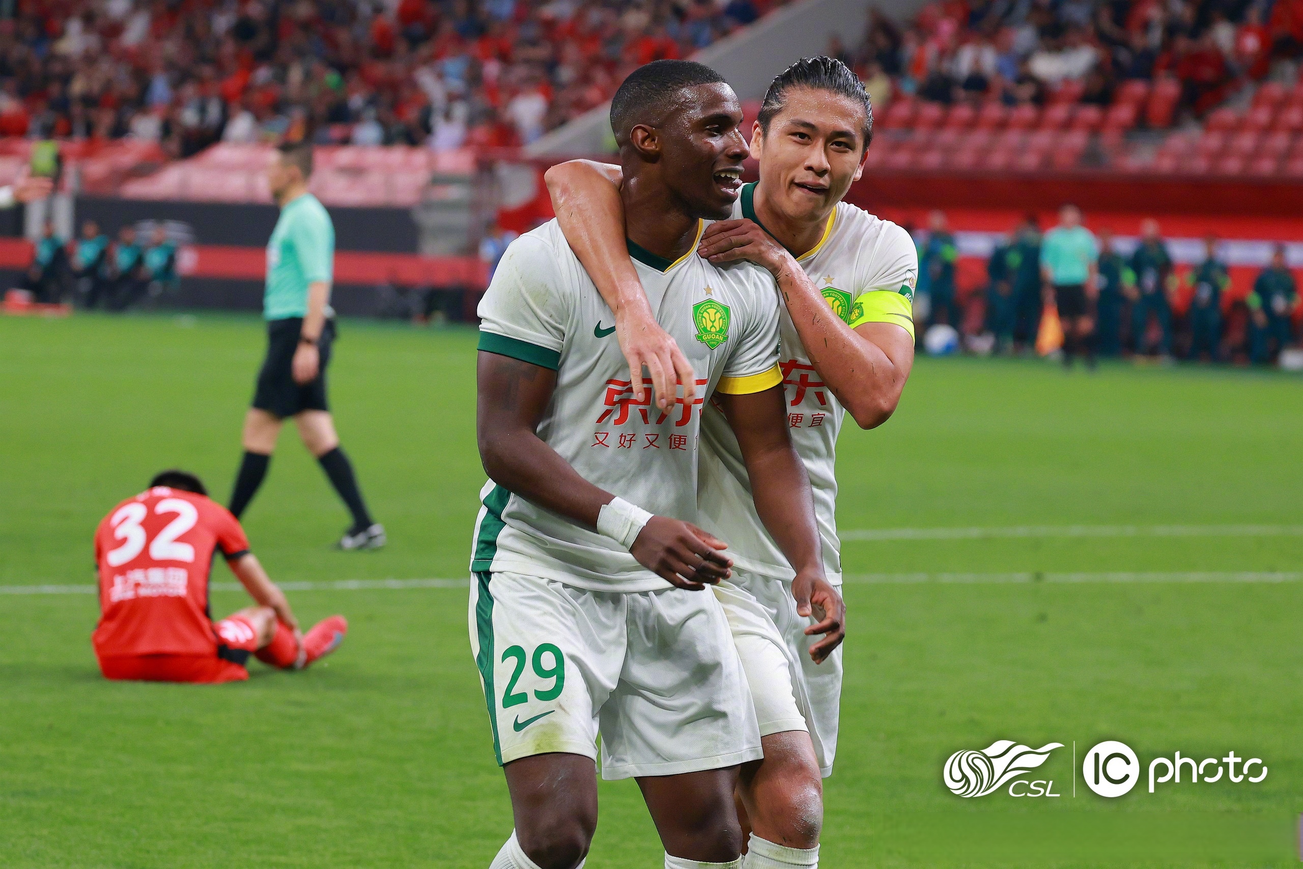 关于法甲国际比赛日再迎强敌，俄克拉荷马雷霆遗憾出局，主帅态度：气氛紧张，赛程密集仍需轮换的信息