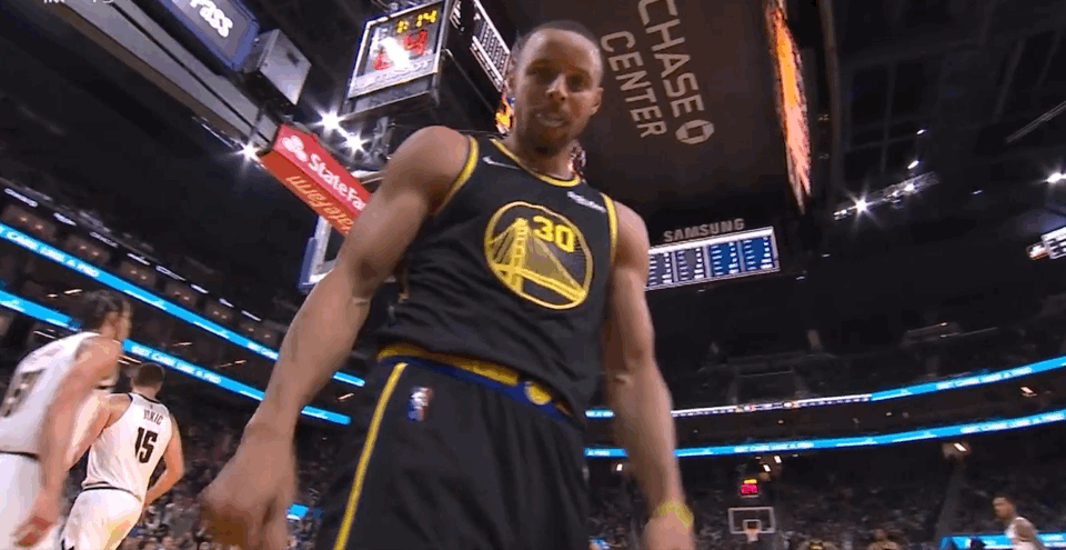 那不勒斯训练开放日，集结日调整名单引欢呼，足总杯在即，控场能力受关注的简单介绍