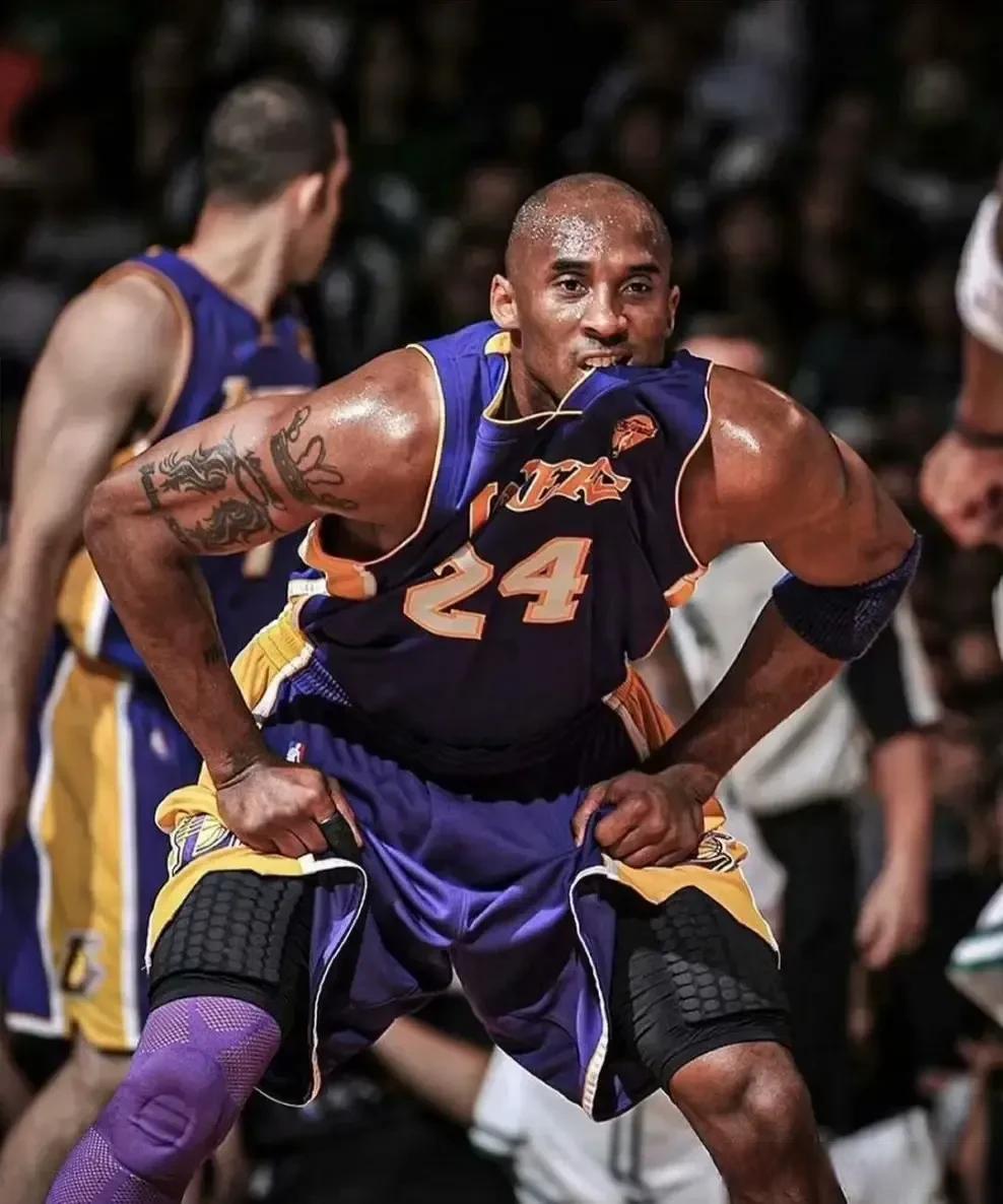 洛杉矶湖人训练开放日，加时末段回应争议引欢呼，NBA总决赛在即，资深球员宣示担当的简单介绍